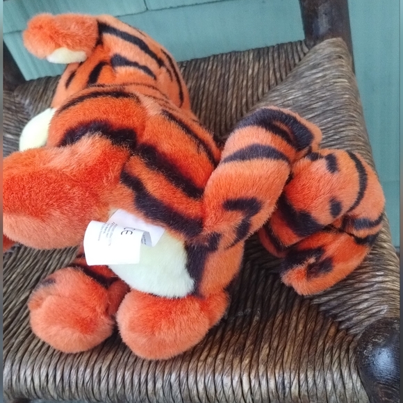 Walt Disney Tigger 11" Plush Stuffed Animal Curly Coiled Tail Winnie-the-Pooh - Picture 4 of 10